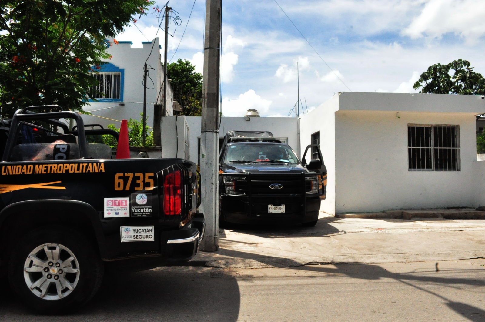 Autoridades policiacas aseguraron un local donde vendían diversos accesorios para mujer, y colocaron sellos en las entradas Autoridades policiacas aseguraron un local donde vendían diversos accesorios para mujer, y colocaron sellos en las entradas