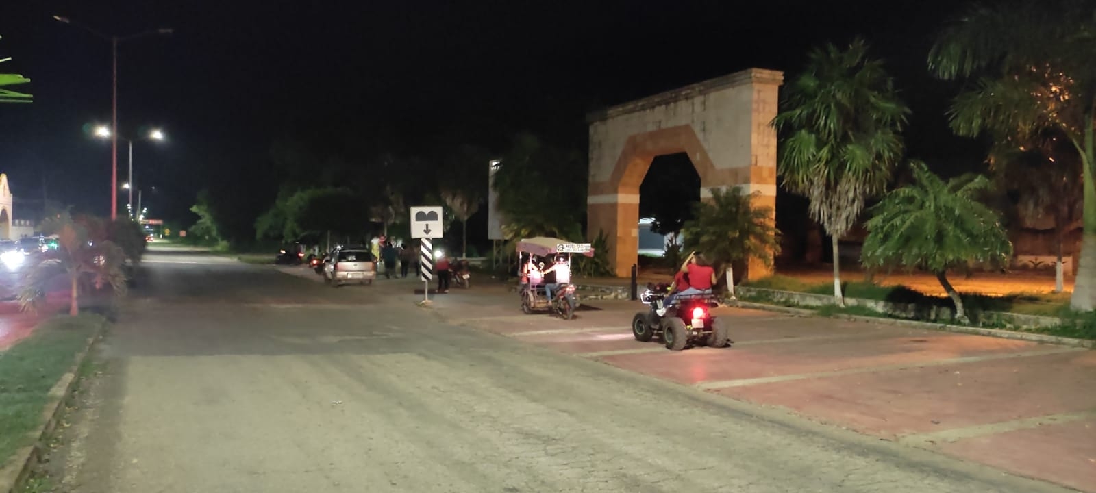 La caravana partió del parque San Juan, bajó al centro y continuó hasta la salida hacia Polyuc