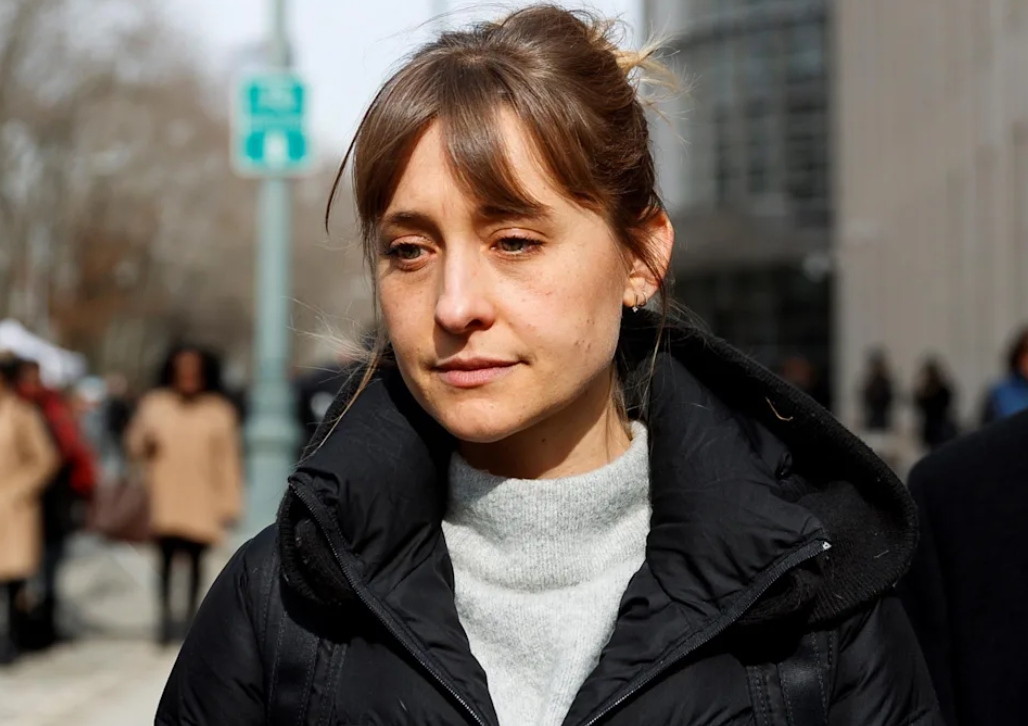 Allison Mack fue detenida en 2018 por sus nexos con la secta NXIVM Allison Mack fue detenida en 2018 por sus nexos con la secta NXIVM