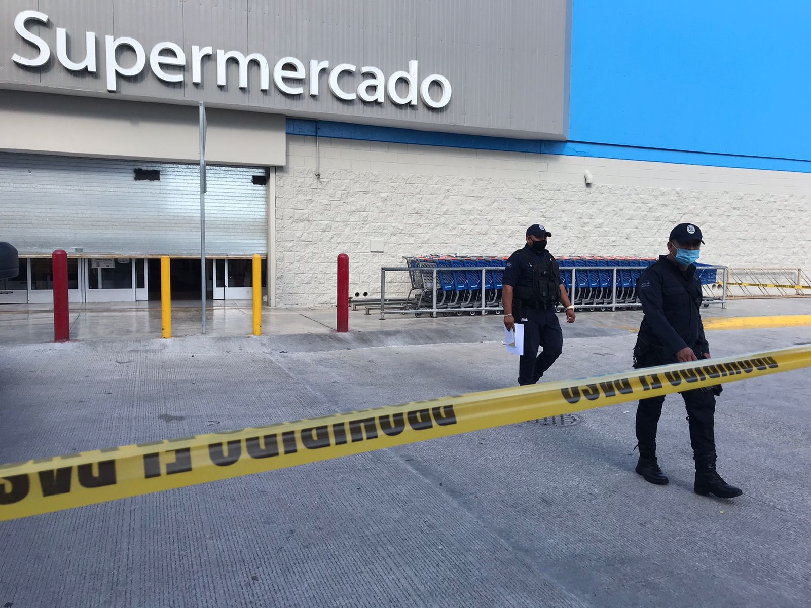El asesino huyó en una motocicleta tipo Cross color verde, con rumbo desconocido