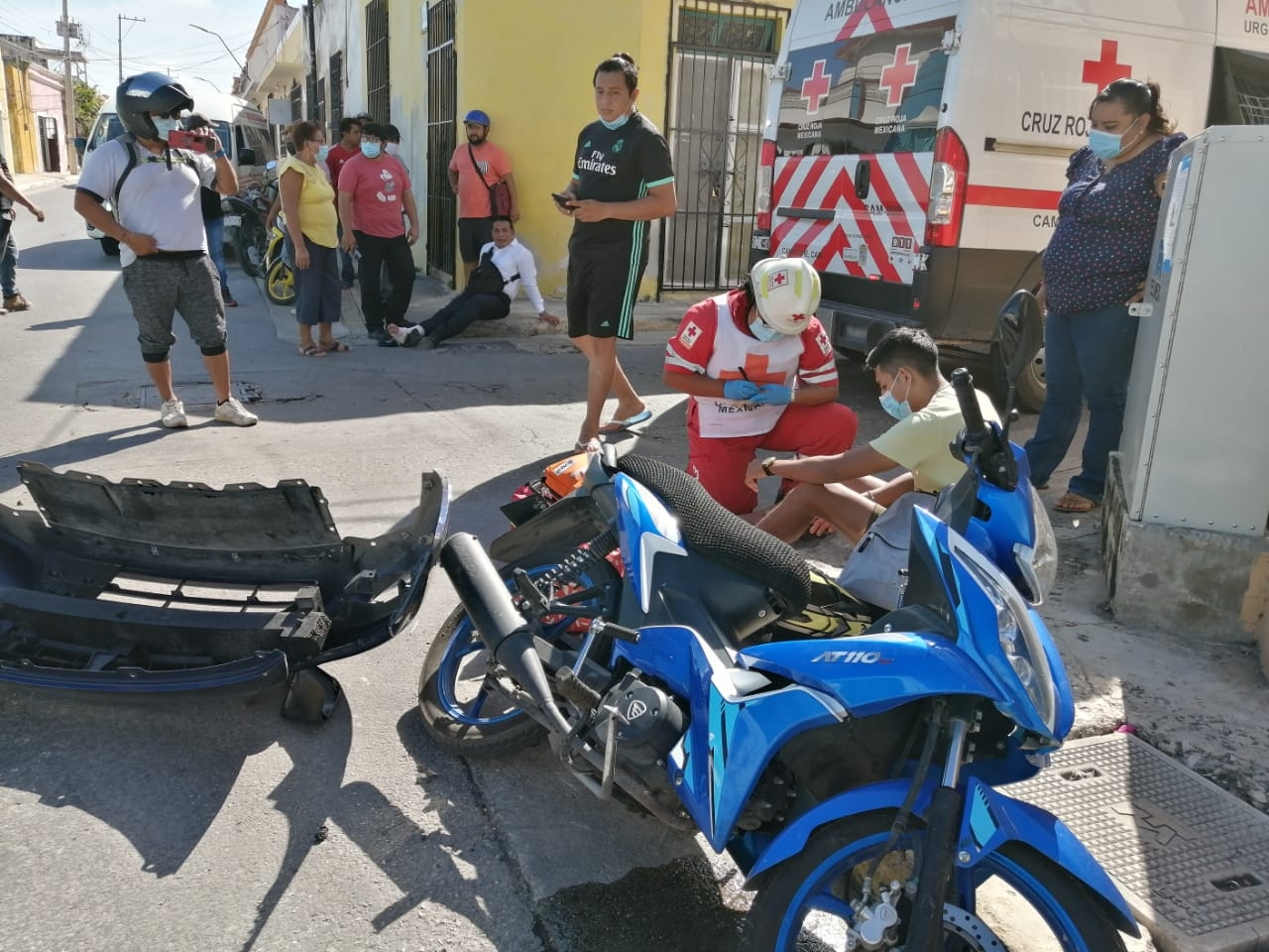 La mujer regresó al lugar donde atropelló a los motocilistas, luego de avanzar 50 metros La mujer regresó al lugar donde atropelló a los motocilistas, luego de avanzar 50 metros