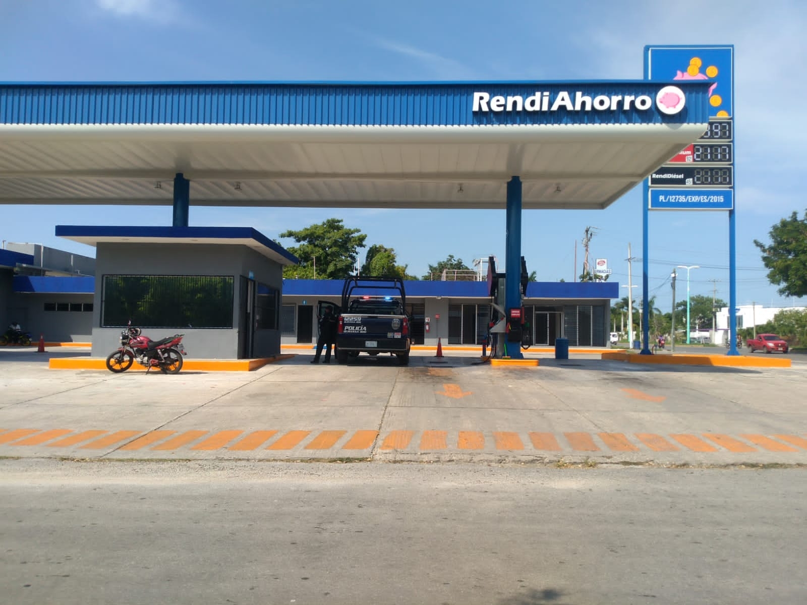Ante el temor de ser lesionados los empleados accedieron a las peticiones