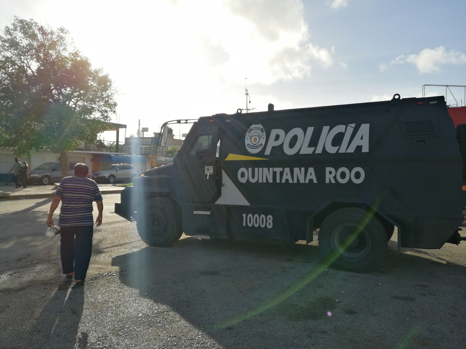El agresor de la menor se encerró en su vivienda en la colonia Antorchistas Ecosur de Chetumal al ver policías buscándolo El agresor de la menor se encerró en su vivienda en la colonia Antorchistas Ecosur de Chetumal al ver policías buscándolo