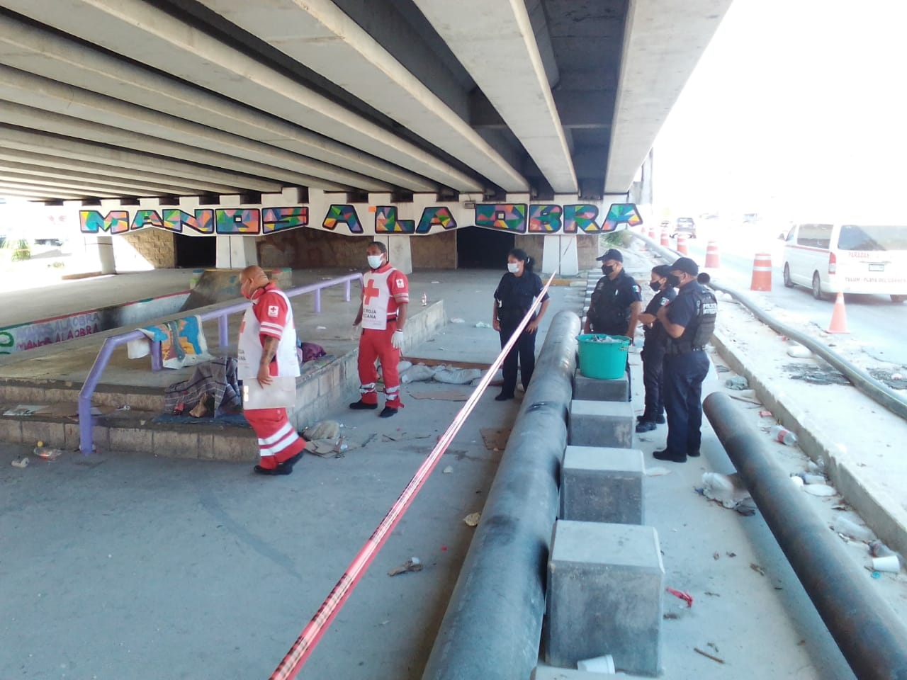 El abuelito falleció debajo de un puente vial en Playa del Carmen; fue uno de sus compañeros quien lo encontró sin vida