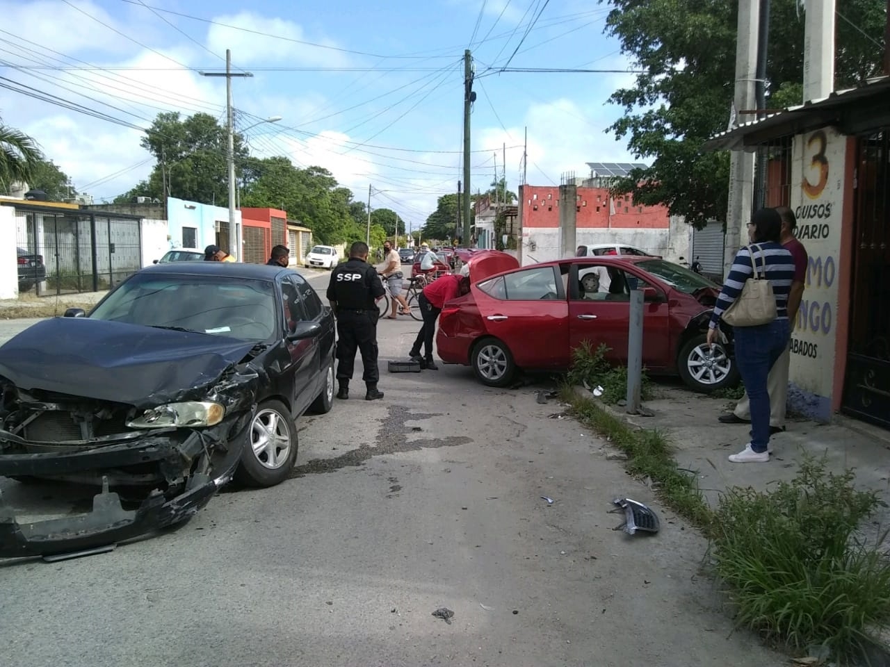 Al lugar del accidente llegaron elementos de la Policía Estatal  y peritos