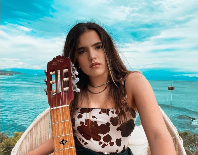 Camila Férnandez rompió en llanto en plena entrevista al hablar de la salud de su abuelo, Vicente, señalando que le duele verlo sin movilidad y hospitalizado Camila Férnandez rompió en llanto en plena entrevista al hablar de la salud de su abuelo, Vicente, señalando que le duele verlo sin movilidad y hospitalizado