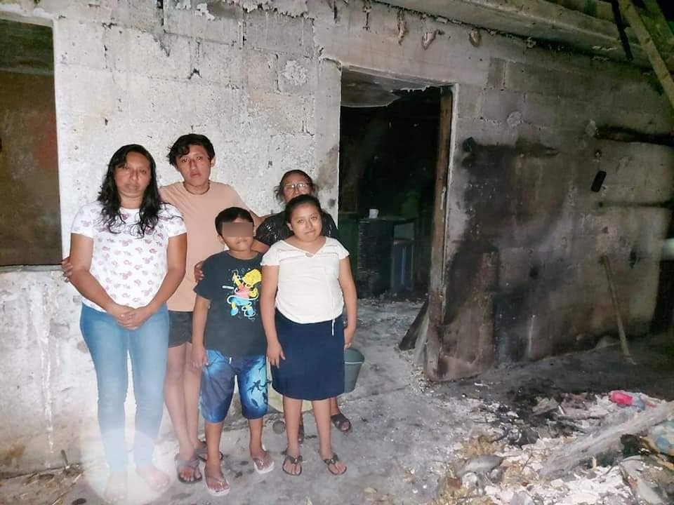 El chetumaleño publicó unas fotografías para pedir ayuda y donaciones que se harán llegar a la familia de Teodora Poot