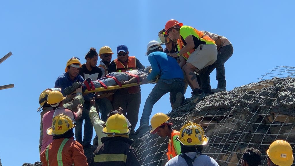 Hasta el momento no se han registrado fallecimientos de los trabajadores sacados de los escombros Hasta el momento no se han registrado fallecimientos de los trabajadores sacados de los escombros
