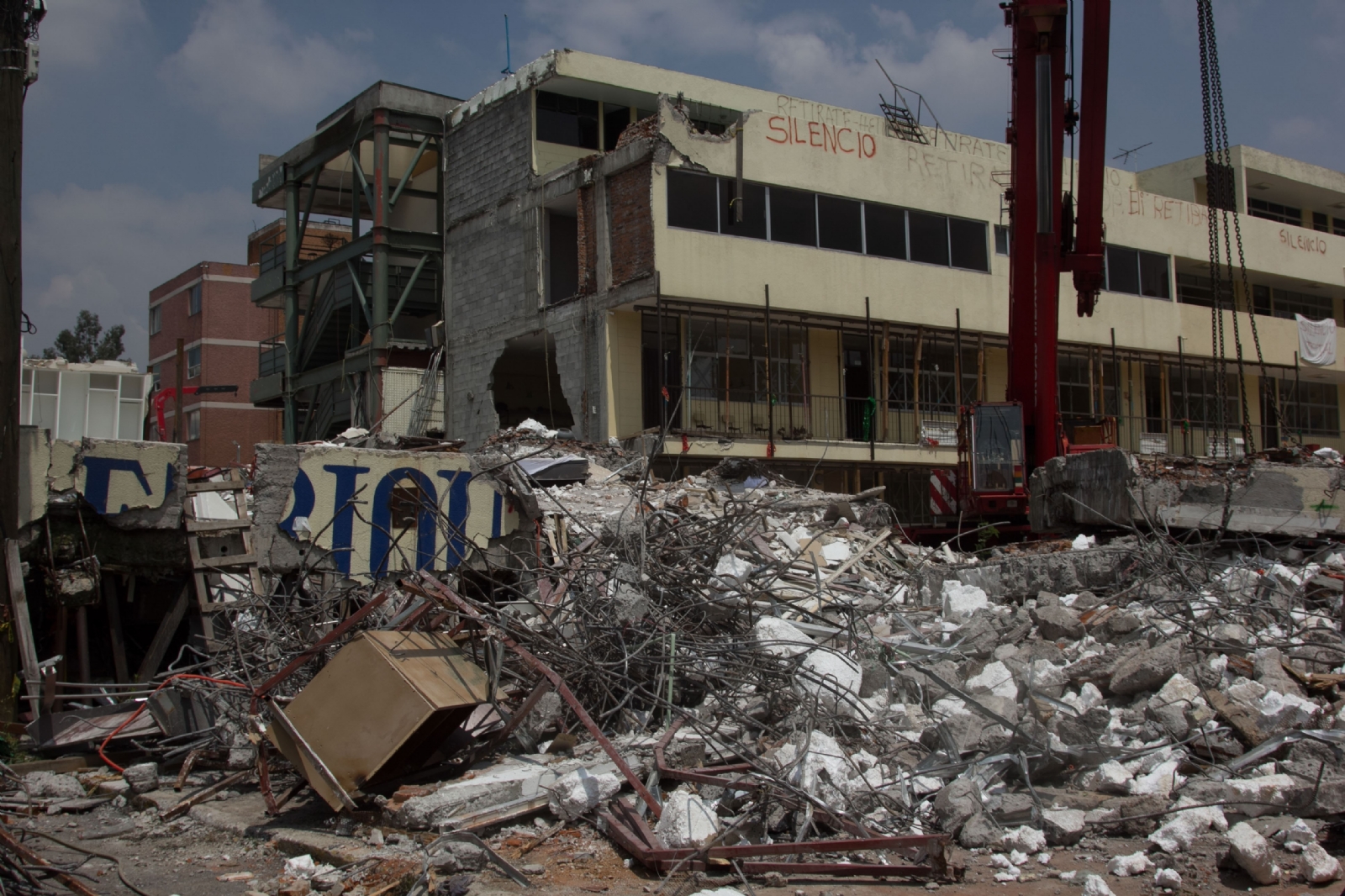 Al menos 19 niños murieron en la escuela Rebsamen que se derrumbó en el terremoto que sacudió el centro de México