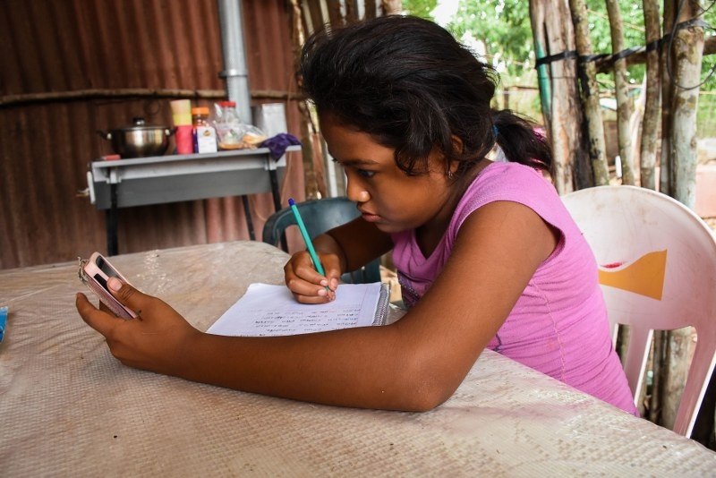 El 66 por ciento de los alumnos de educación básica de Quintana Roo carecen de la tecnología para acceder a las clases virtuales El 66 por ciento de los alumnos de educación básica de Quintana Roo carecen de la tecnología para acceder a las clases virtuales