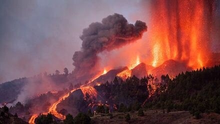 La erupción del volcán ha dejado impresionantes imágenes