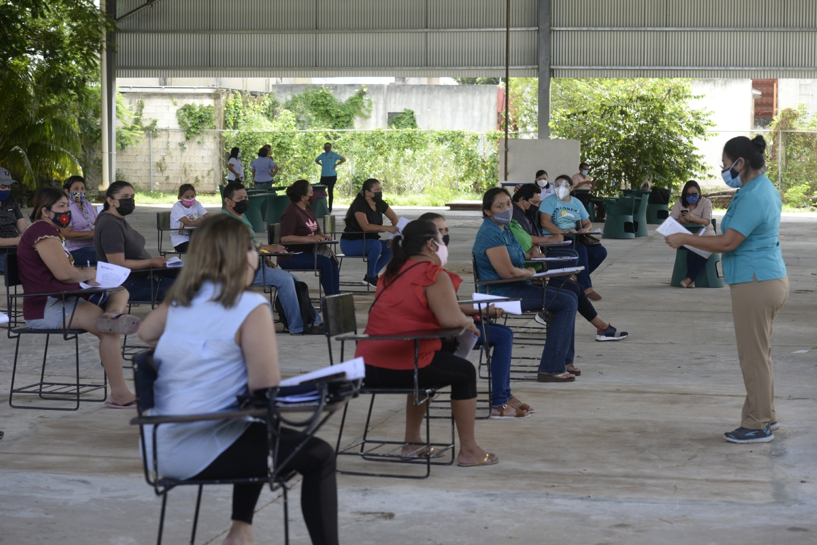 Maestros detallaron que una semana se trabajará con los alumnos que decidieron retomar las clases presenciales Maestros detallaron que una semana se trabajará con los alumnos que decidieron retomar las clases presenciales