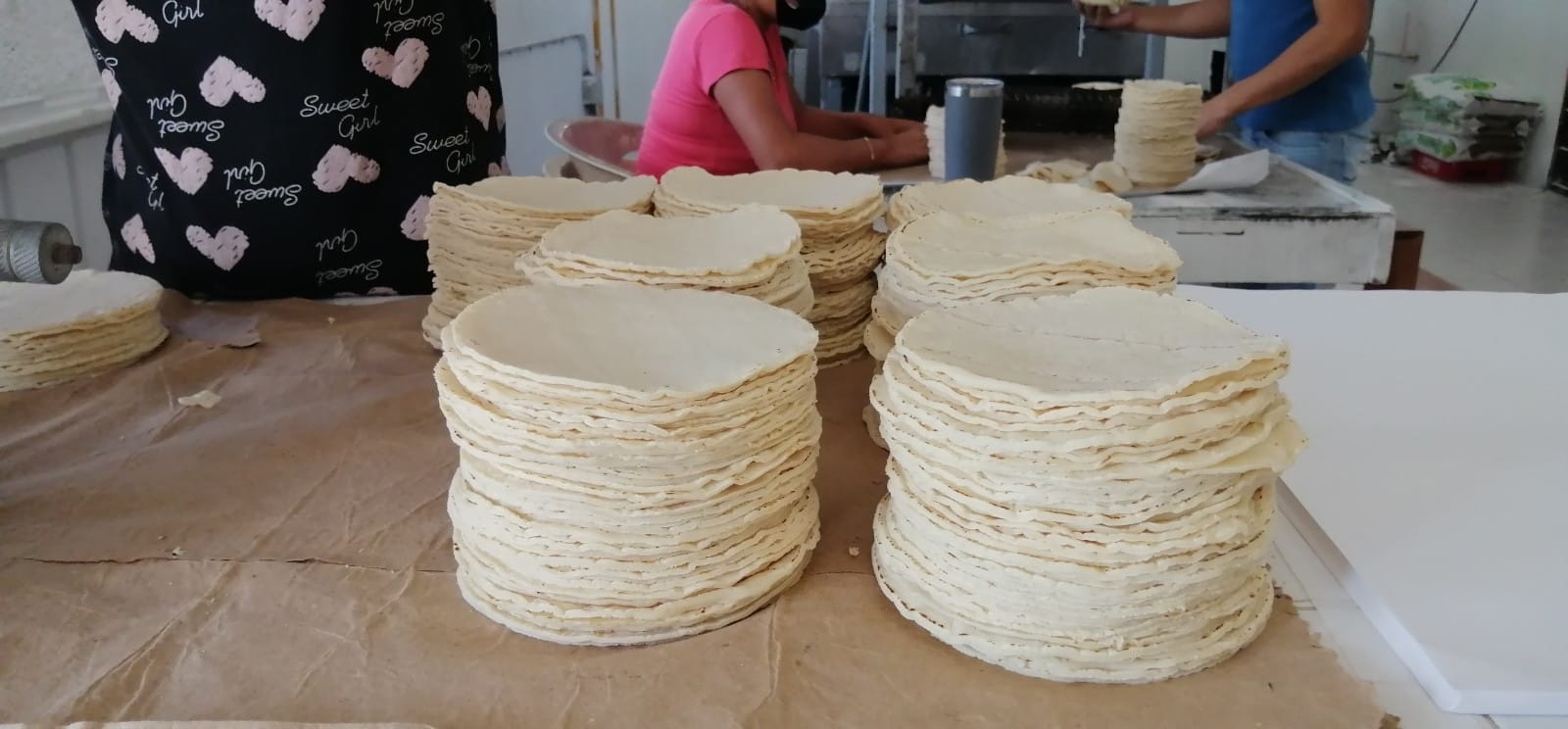 Con el reciente incremento, se elevaría a 25 pesos sin papel y 26 pesos con éste