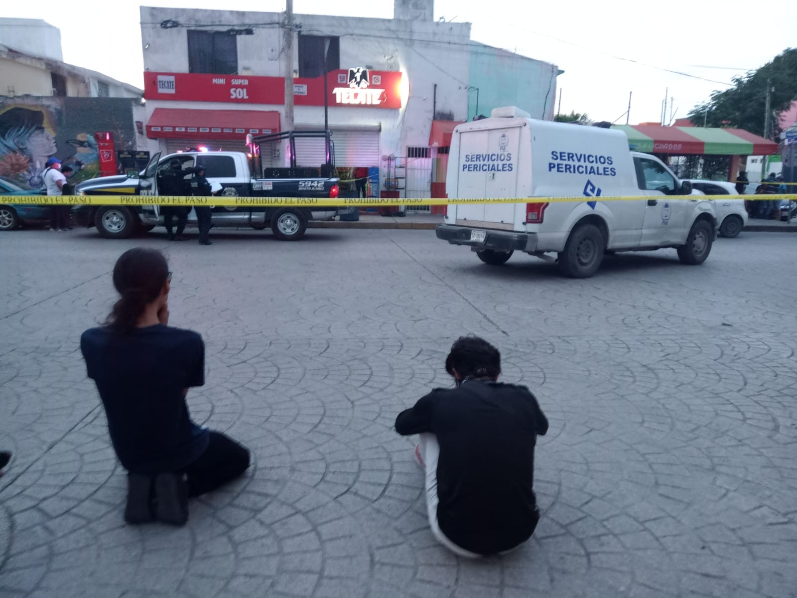 Paramédicos llegaron solo confirmaron el deceso de ambos hombres Paramédicos llegaron solo confirmaron el deceso de ambos hombres