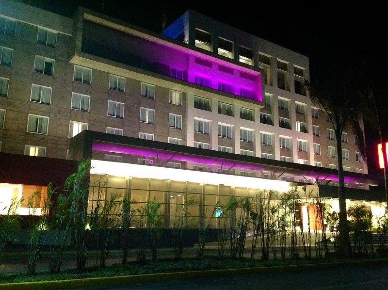 El hombre fue señalado por robarle el teléfono celular a un huésped del hotel Fiesta Inn El hombre fue señalado por robarle el teléfono celular a un huésped del hotel Fiesta Inn