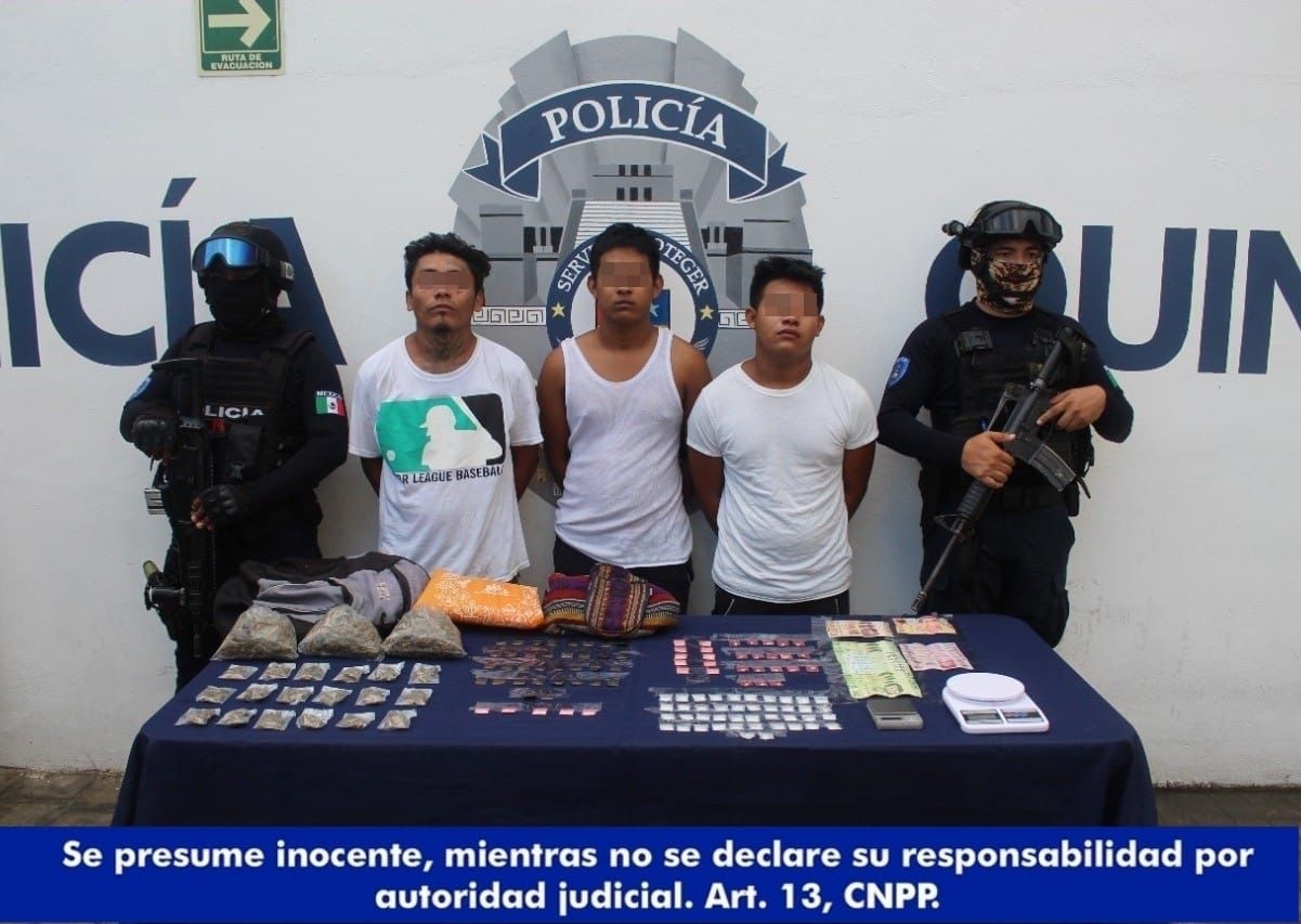A Joaquín “N”, Juan Carlos “N” y José “N”, se les aseguraron 21 bolsitas con sustancia similar a la marihuana A Joaquín “N”, Juan Carlos “N” y José “N”, se les aseguraron 21 bolsitas con sustancia similar a la marihuana
