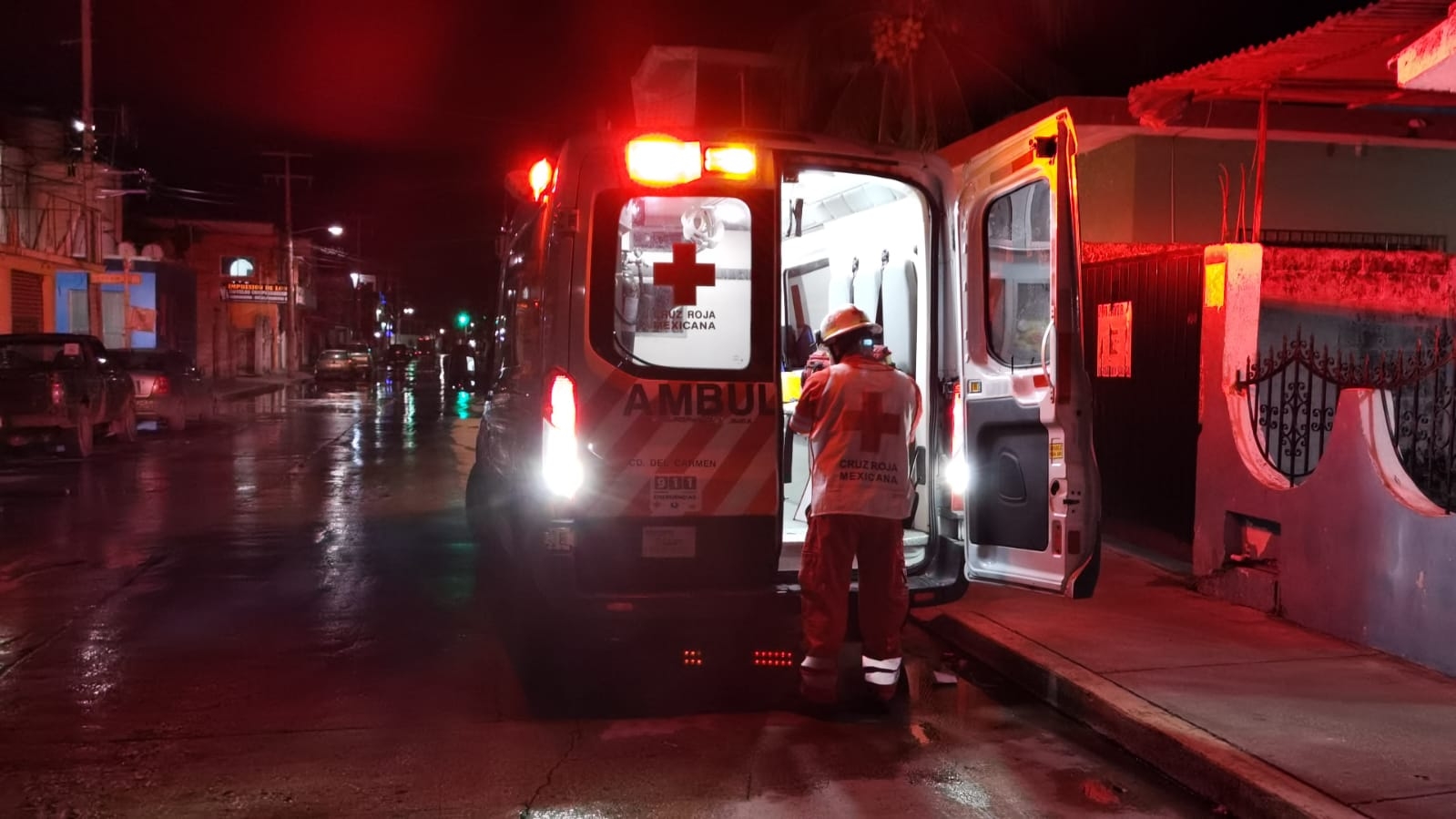 La Cruz Roja atendió cerca de cuatro incidentes durante la madrugada de este lunes en Ciudad del Carmen La Cruz Roja atendió cerca de cuatro incidentes durante la madrugada de este lunes en Ciudad del Carmen