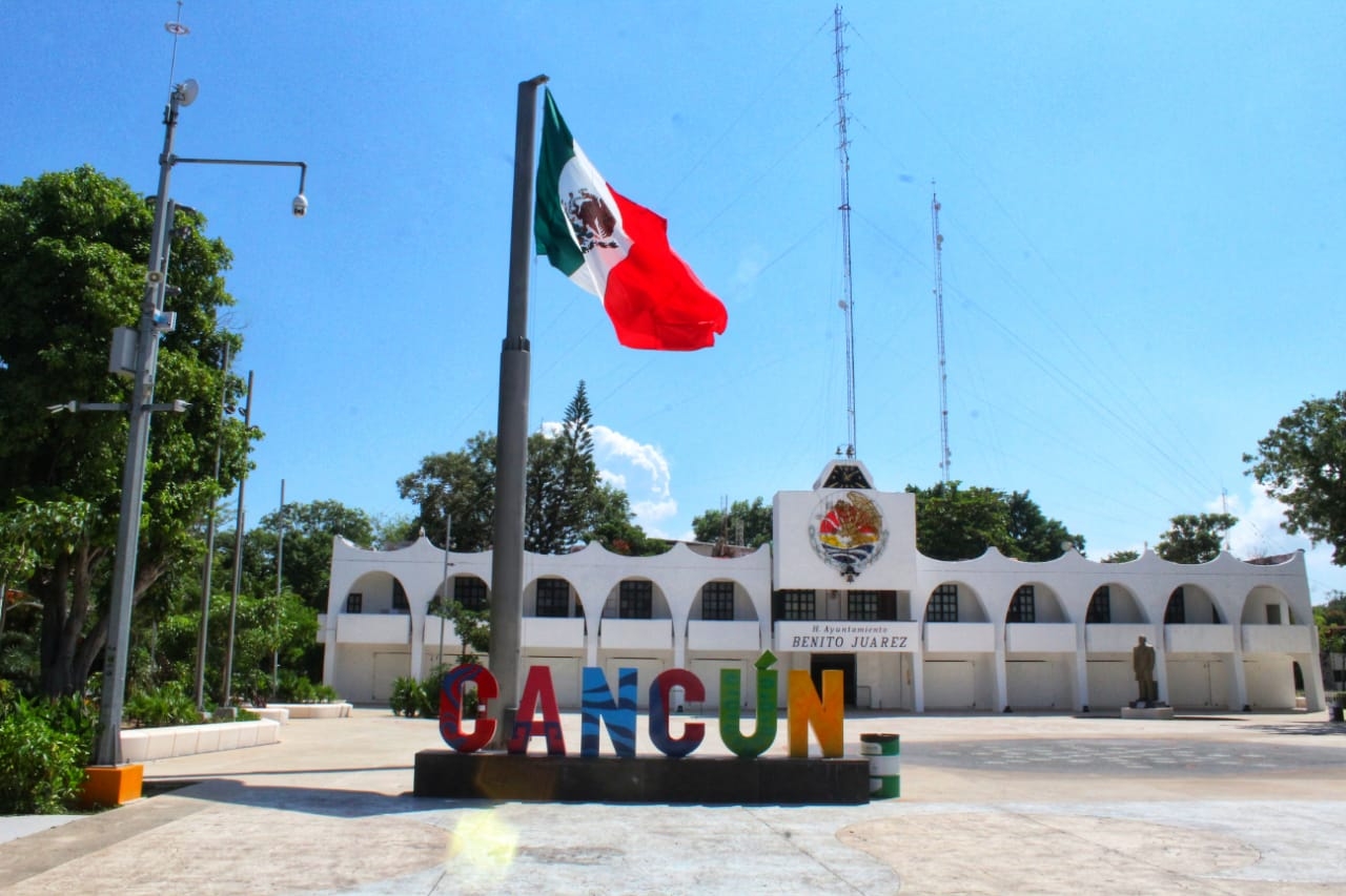 Tras la desinfección de las oficinas del Palacio Municipal de Cancún, se les ordenó a los burócratas trabajar desde casa, debido a los contagios detectados