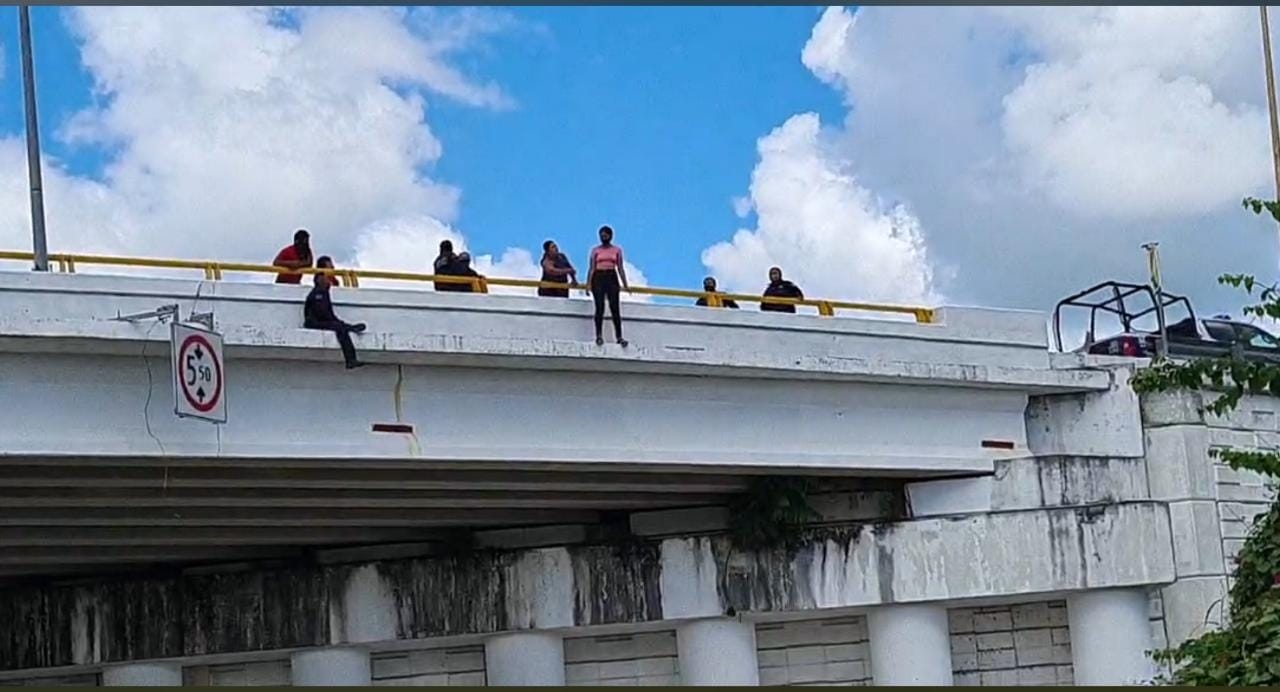 Hasta el momento no han sido revelados los datos de su identidad o cuál fue el motivo que la orillo a intentar suicidarse