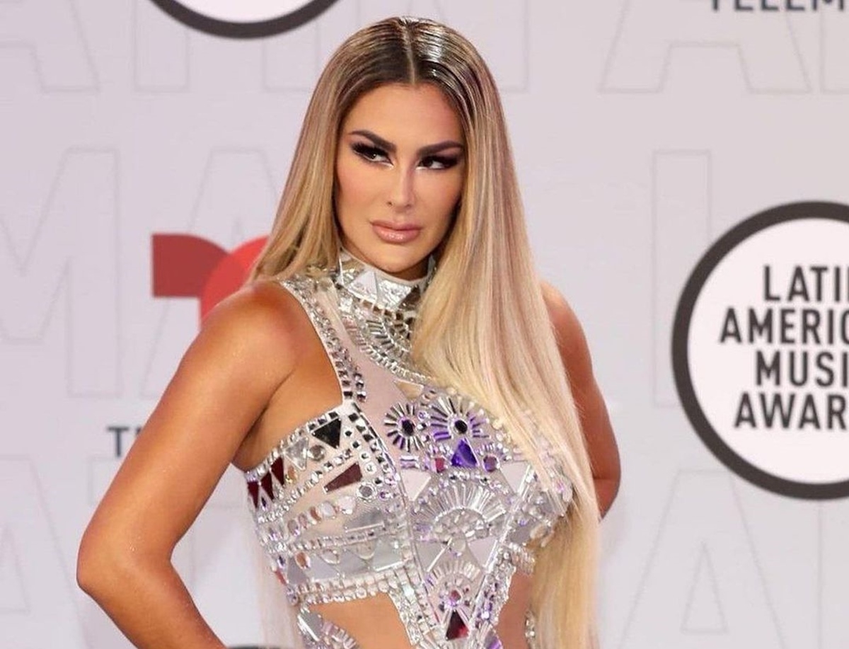 La cantante demandó a su ex pareja, Giovanni Medina, por daño moral