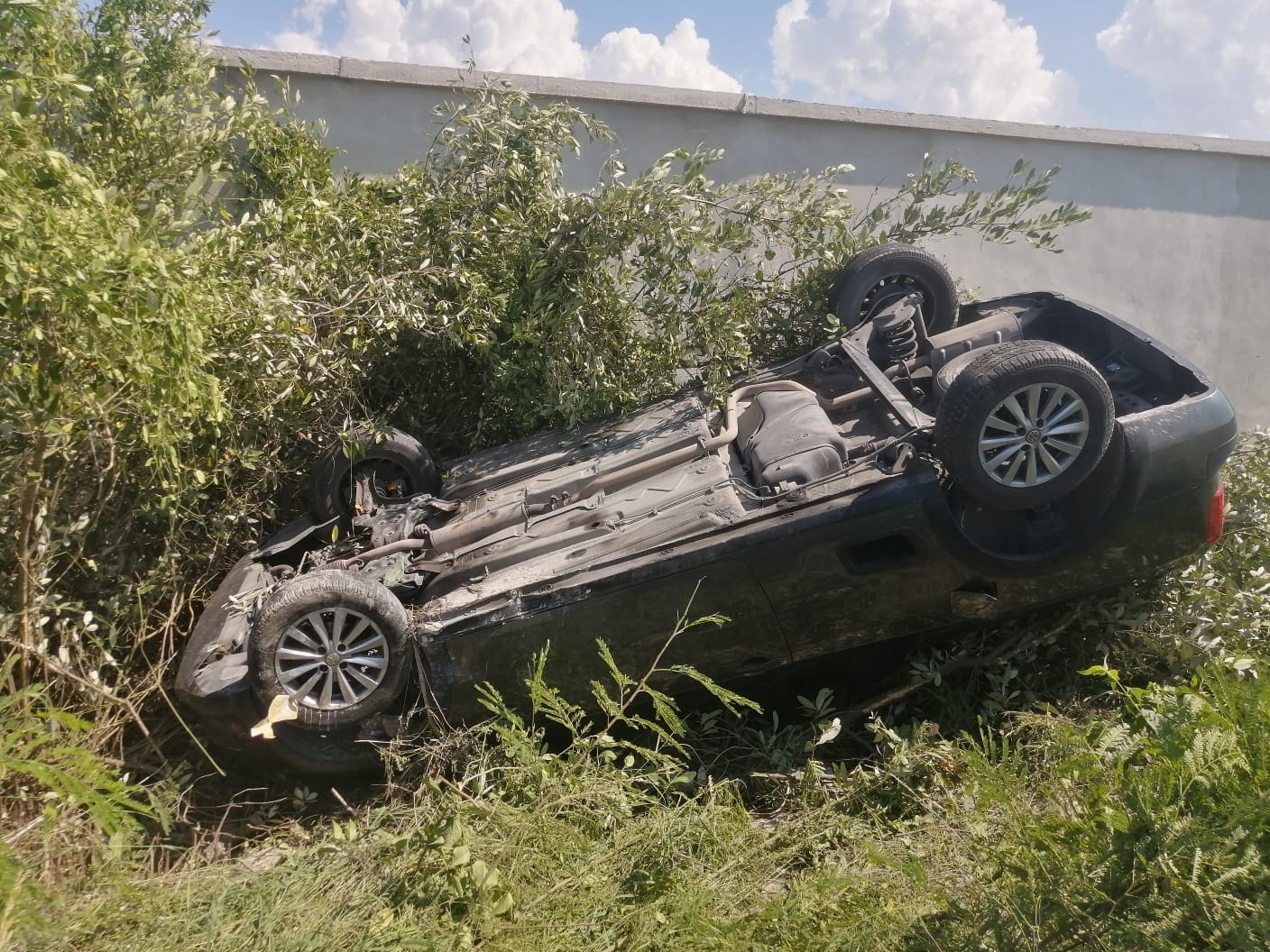 A pesar de lo aparatoso del accidente, el conductor no sufrió heridas de consideración