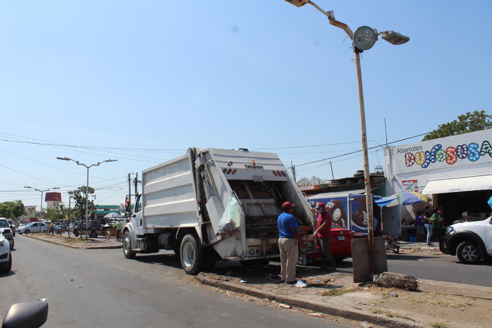 La empresa concesionada para la recoja de basura en Chetumal, retiró del servicio a 10 unidades de recolección La empresa concesionada para la recoja de basura en Chetumal, retiró del servicio a 10 unidades de recolección