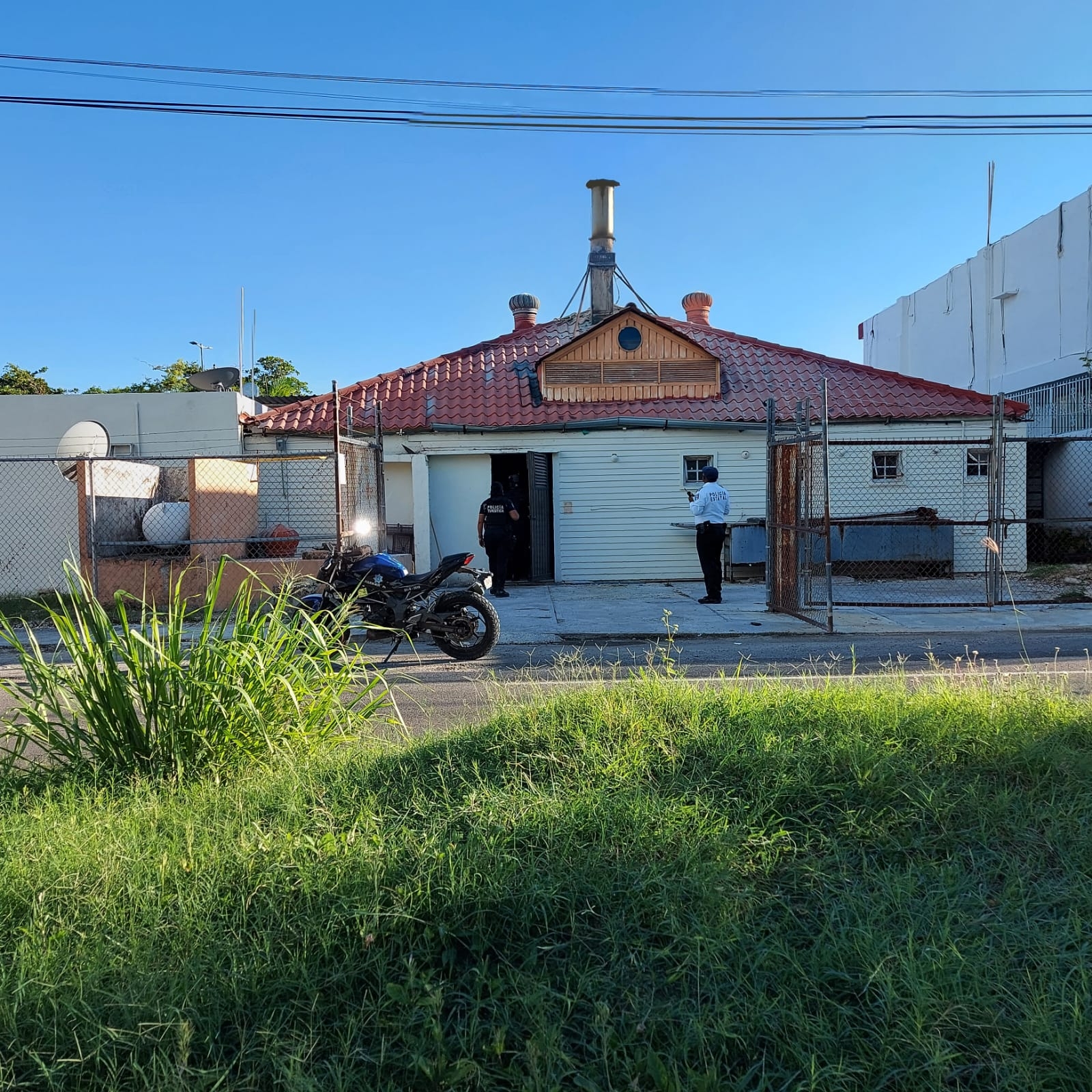 Por el momento, el incendio ya fue apagado y se determinó que se originó en el área de cocina