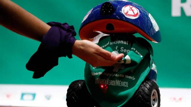 Se esperas que este robot garantice un aborto seguro y gratuito a todas las mujeres del país Se esperas que este robot garantice un aborto seguro y gratuito a todas las mujeres del país