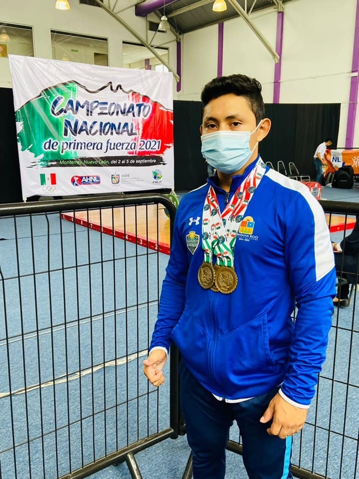 Víctor Badur Güemez y Darvin Pech participan en el certamen nacional que se desarrolla en el Gimnasio de Halterofilia Víctor Badur Güemez y Darvin Pech participan en el certamen nacional que se desarrolla en el Gimnasio de Halterofilia