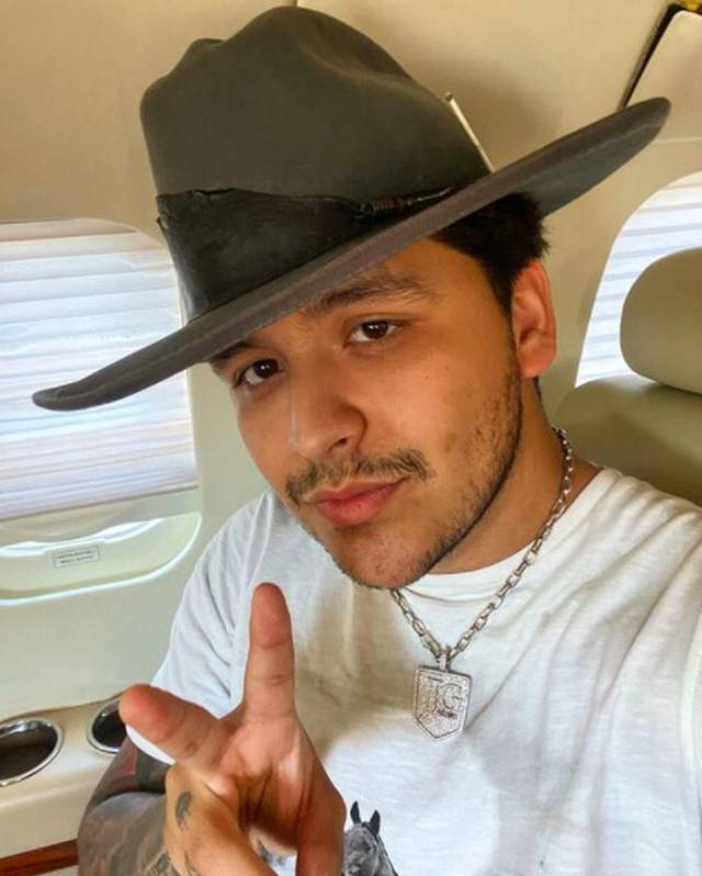 Christian Nodal vuelve a dar de qué hablar por otro de sus shows, luego de que uno de estos fuera cancelado en Baja California, debido a que la Semarnat clausurara el lugar donde se llevaría cabo Christian Nodal vuelve a dar de qué hablar por otro de sus shows, luego de que uno de estos fuera cancelado en Baja California, debido a que la Semarnat clausurara el lugar donde se llevaría cabo