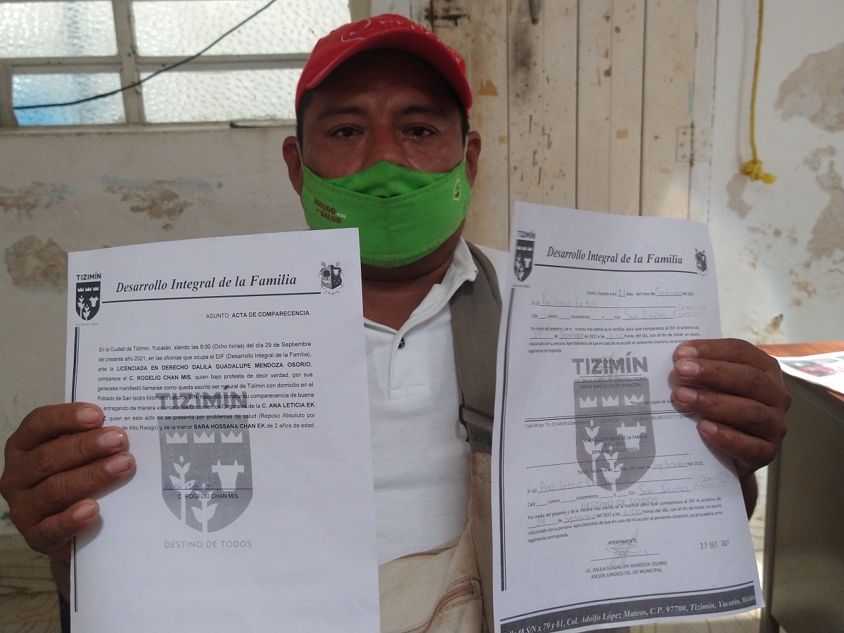 El padre de familia explicó que como ella presenta discapacidad auditiva se deja llevar por lo que le señalan sus familiares