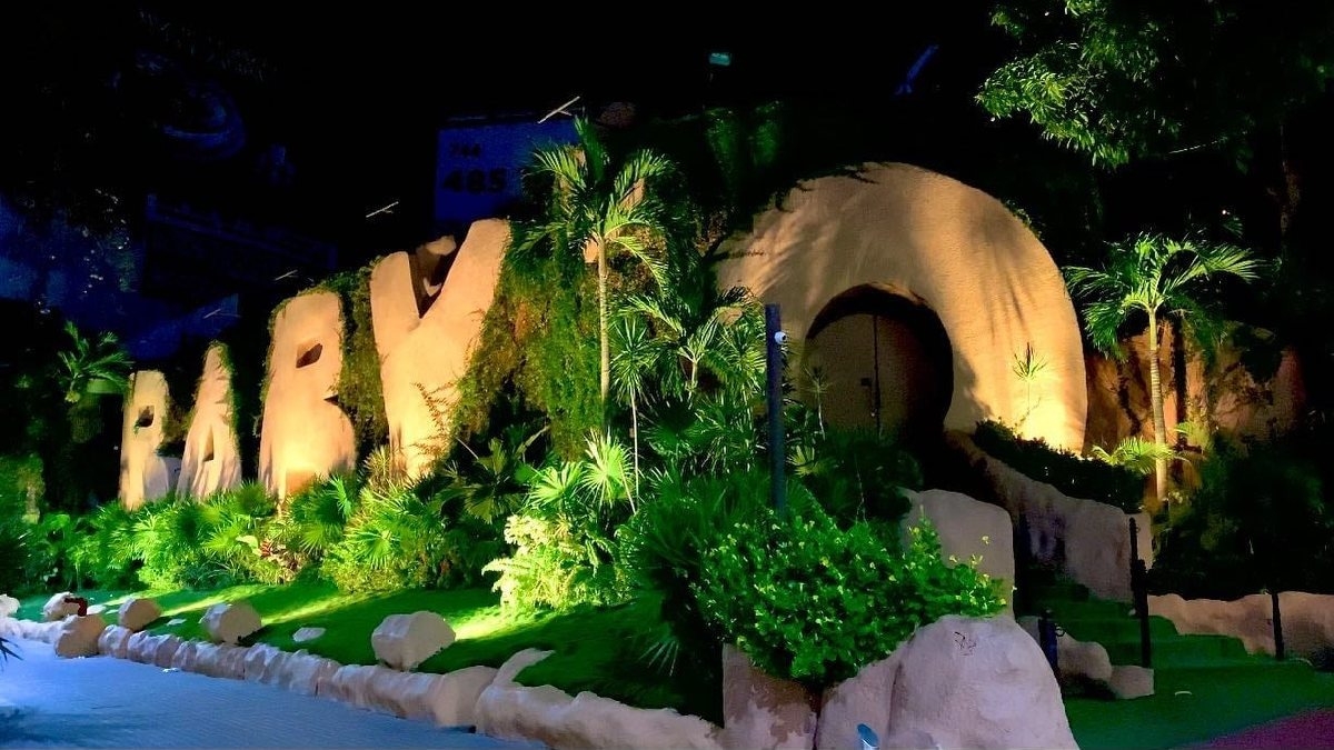 El Baby’O fue inaugurado en 1976 y de inmediato se convirtió en uno de los lugares obligados para visitar en esta playa. El Baby’O fue inaugurado en 1976 y de inmediato se convirtió en uno de los lugares obligados para visitar en esta playa.