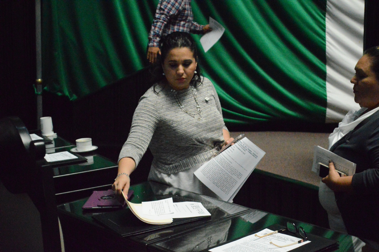 La senadora quintanarroense Mayuli Martínez indicó que la firma del documento con VOX es para 'detener el comunismo en México'