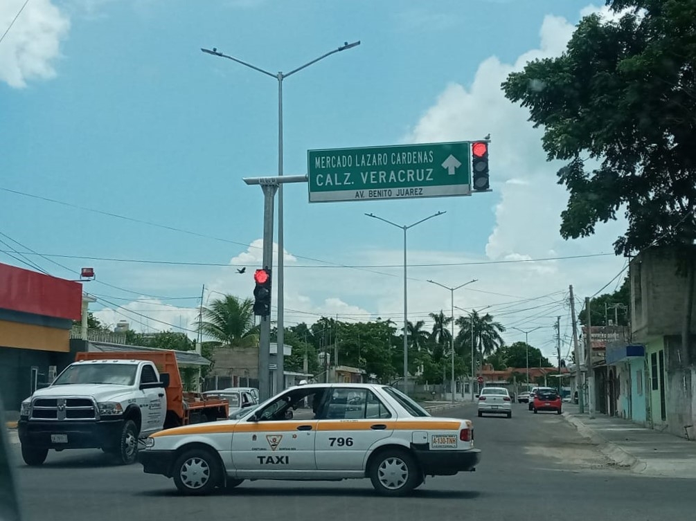 Se recomienda tomar rutas alternas para evitar retrasos Se recomienda tomar rutas alternas para evitar retrasos