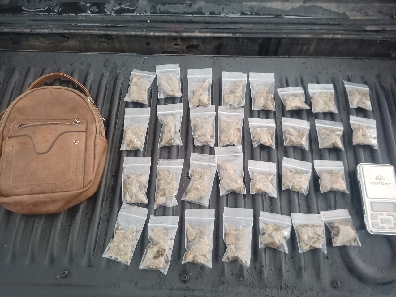 Policías municipales detienen a presunto narcomenudista en Tizimín