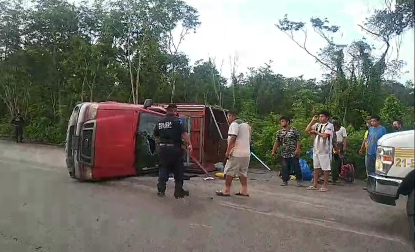 Agentes de la Policía Municipal de Chemax arribaron al lugar
