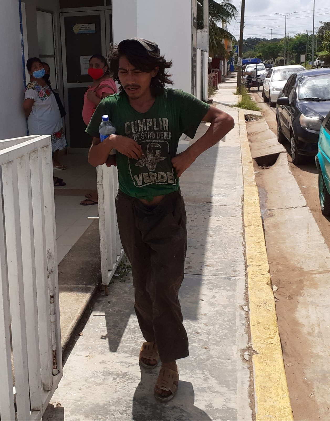 El joven que, solamente fue identificado como El Toro, lleva más de 10 años deambulando las calles El joven que, solamente fue identificado como El Toro, lleva más de 10 años deambulando las calles