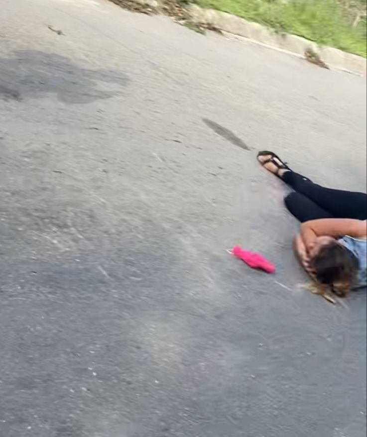 La patrulla con número 82330 chocó a una motociclista, quien se trasladaba a su domicilio