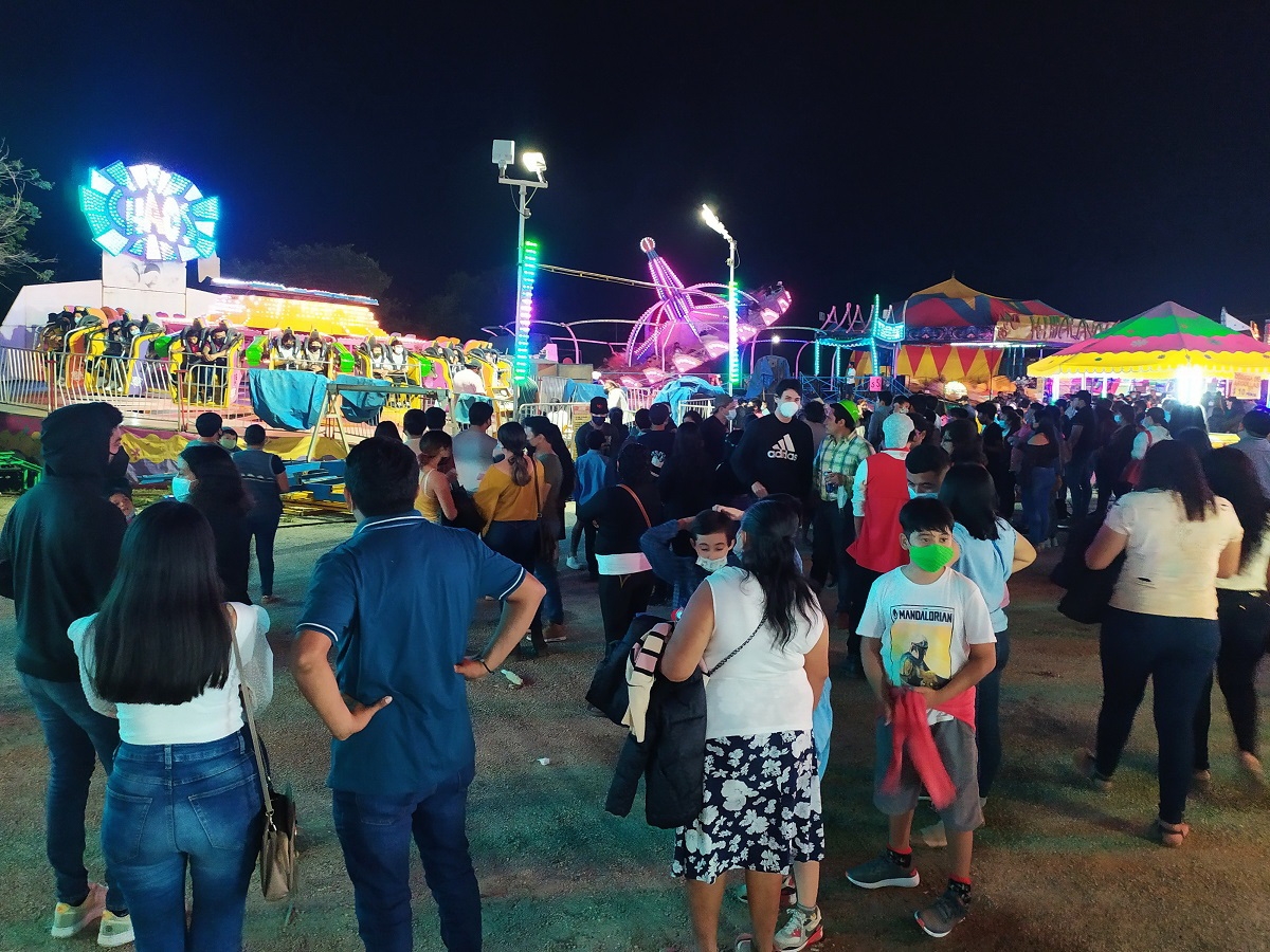 Miles de personas de todas partes del Estado llegaron a Tizimín para disfrutar de los juegos mecánicos, venerar a los santos patronos o ir al Zoológico La Reina