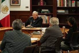 El mandatario se reunió con varios funcionarios