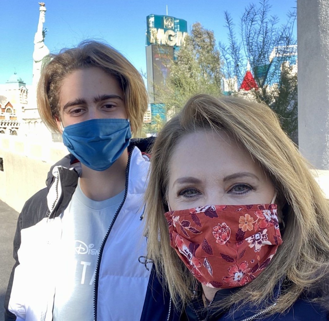 Erika Buenfil y su hijo Nicolás se mantendrán en reposo los próximas días. Foto: Instagram @erikabuenfil50