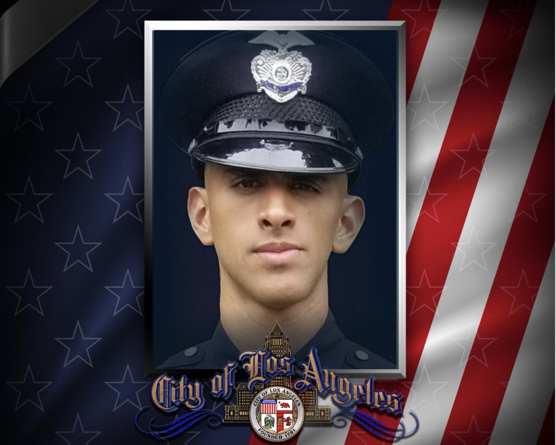 El gobernador de Los Ángeles aseguró que se reuniría con la familia del oficial caído. Foto: Twitter @@LAPDHQ El gobernador de Los Ángeles aseguró que se reuniría con la familia del oficial caído. Foto: Twitter @@LAPDHQ