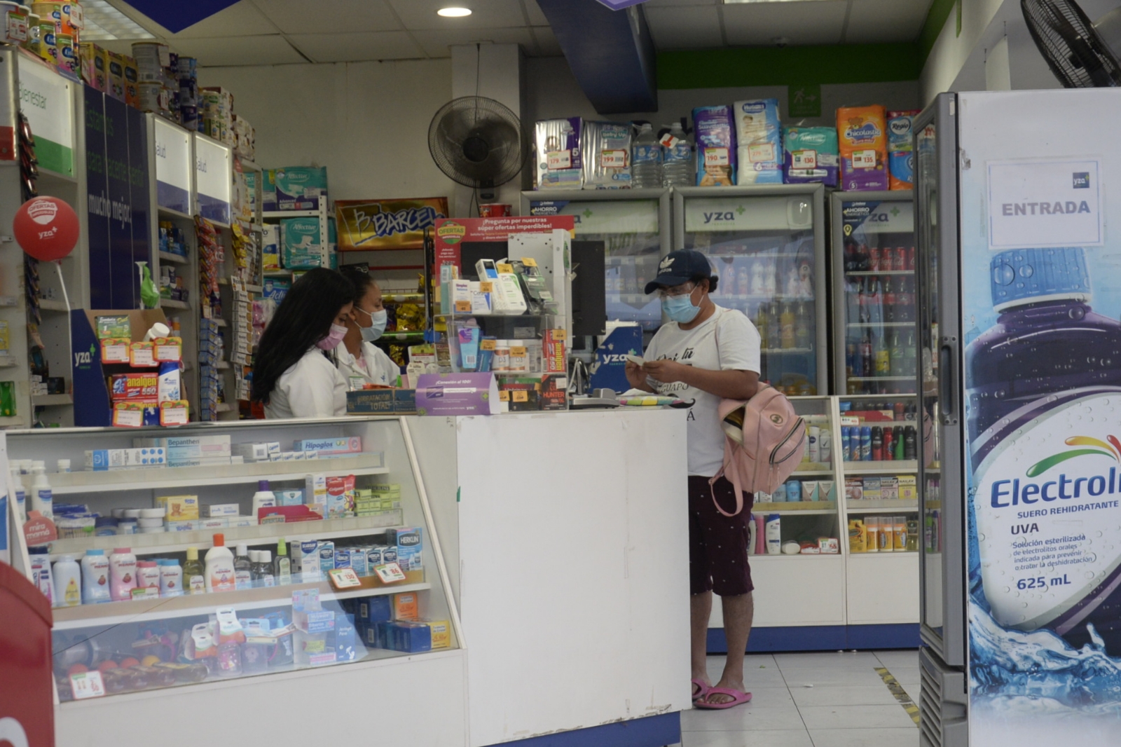 Debido a los cambios de temperatura, la población requiere de medicamentos para combatir los males respiratorios muy comunes en esta época del año Debido a los cambios de temperatura, la población requiere de medicamentos para combatir los males respiratorios muy comunes en esta época del año