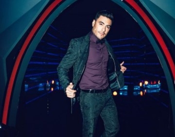 Carlos Rivera mantiene su figura con diversas rutinas de ejercicio. Foto: Instagram @_carlosrivera