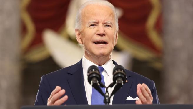 Supremo de EU bloquea política de Biden de imponer vacunación en empresas