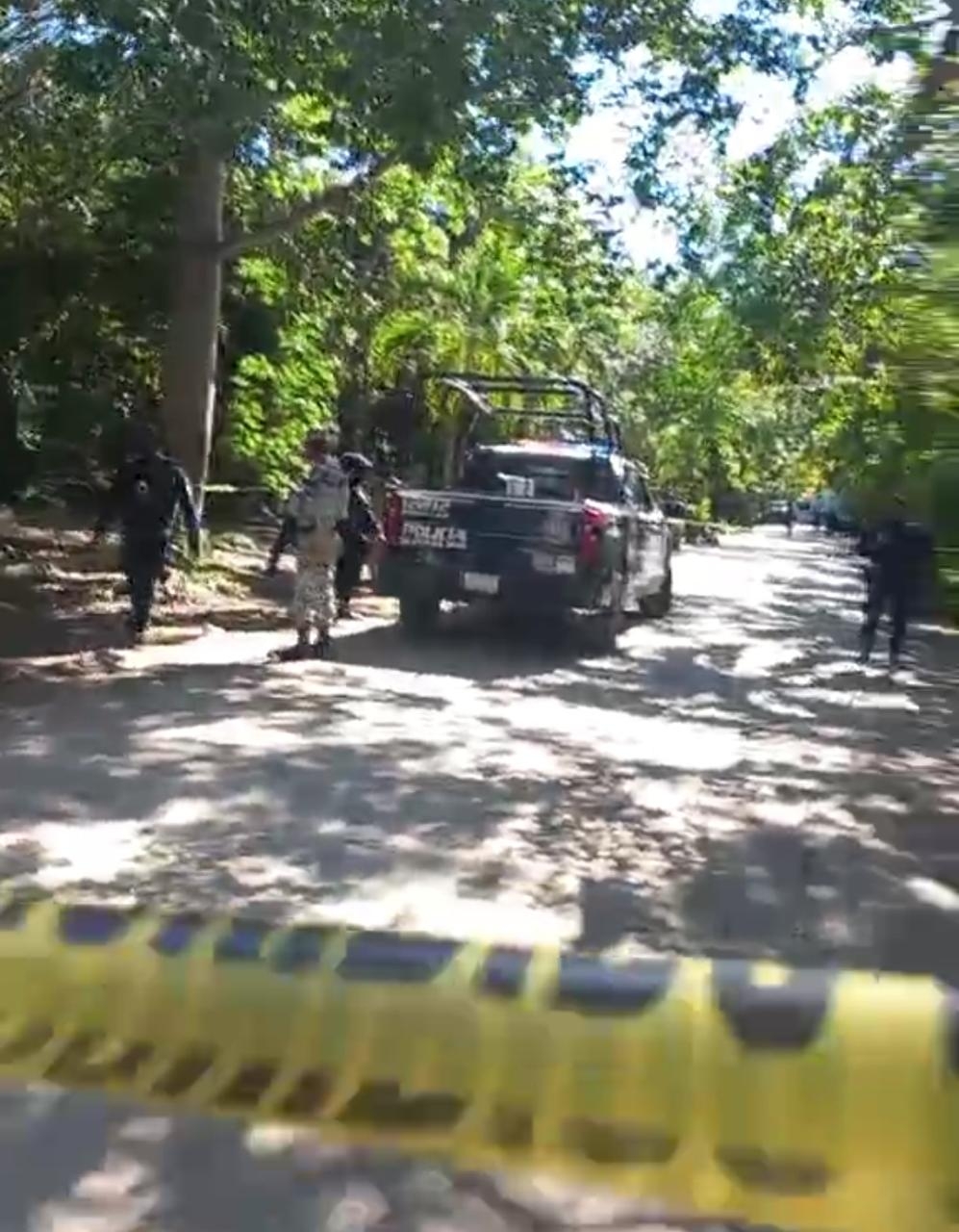Tras el ataque armado en Tulum donde murió una persona y un niño fue herido por una bala perdida, policías buscaron sin éxito a los responsables