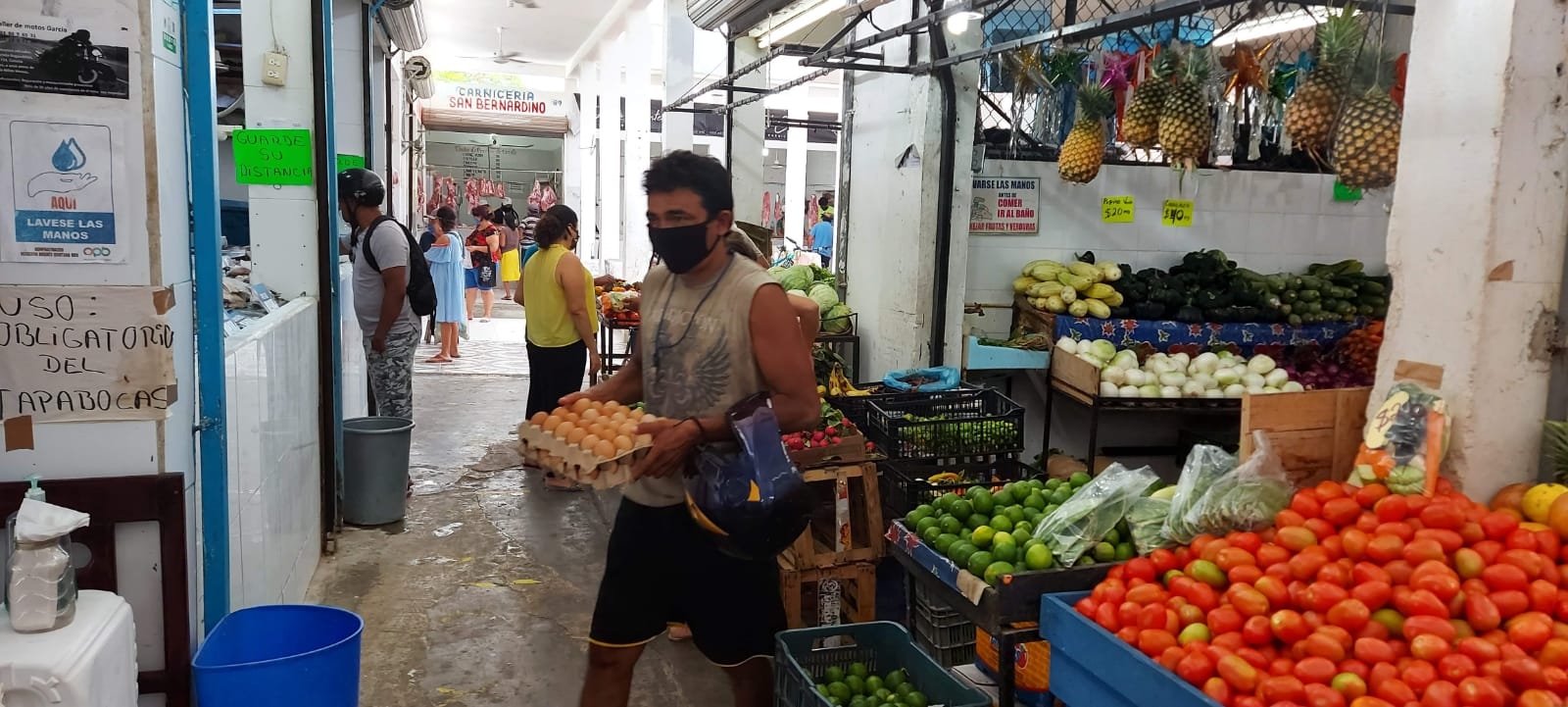 En algunos puestos de Chetumal venden el kilo de limón a 100 pesos, mientras otros oscilan entre 40 a 55 pesos