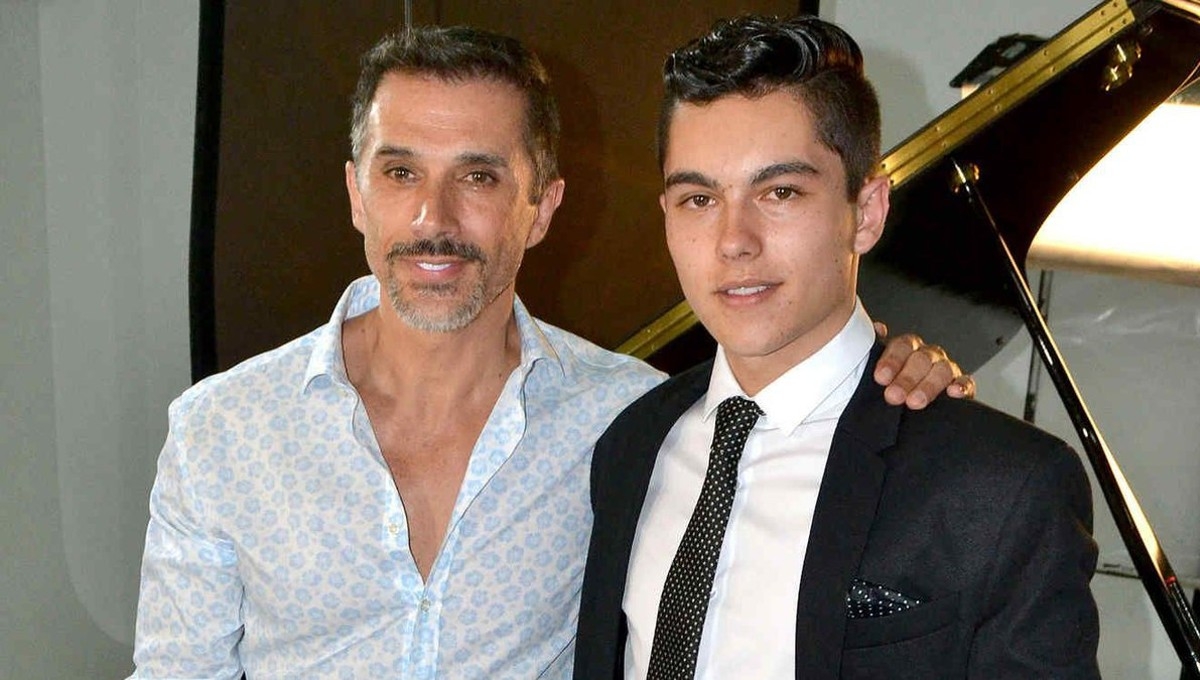 Sergio Mayer Bretón defendió a su hijo tras su participación en la serie Rebelde Way