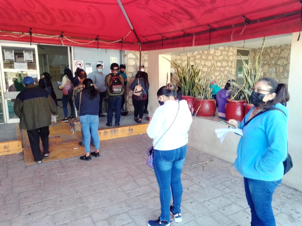 Derechohabientes coinciden en la necesidad de crear una sala especial para quienes se hagan un examen por coronavirus Derechohabientes coinciden en la necesidad de crear una sala especial para quienes se hagan un examen por coronavirus