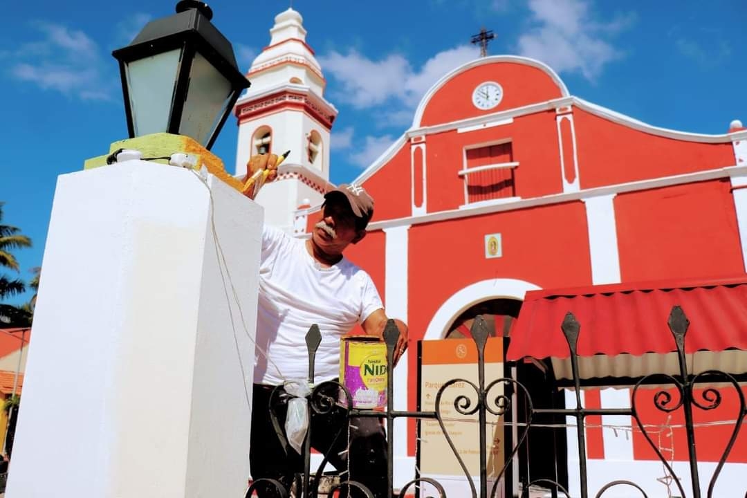 La Iglesia de Palizada fue pintada con los colores autorizados por el INAH, pasa su conservación La Iglesia de Palizada fue pintada con los colores autorizados por el INAH, pasa su conservación